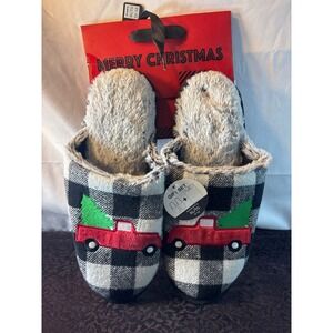Nordstrom Rack Christmas Slippers Womens XL 11-12 Buffalo Plaid Red Truck NWT